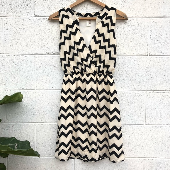 Anthropologie Dresses & Skirts - Anthropologie Sparrow Zig Zag Dress